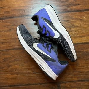 PURPLE AND DARK GREY NIKE RUNNING SNEAKER